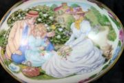 Lenox "Gathering Memories" limited edition collectible Easter egg trinket box from 1990