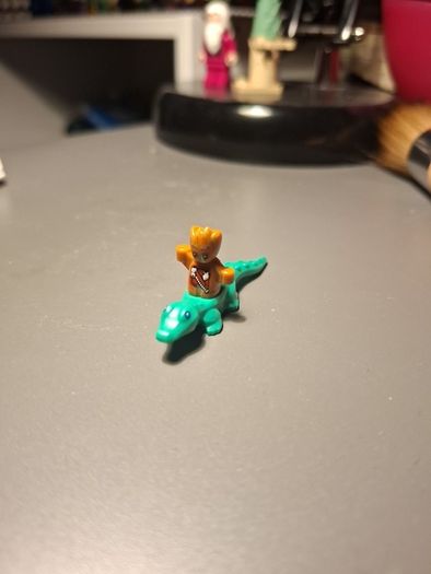 lego groot and croc