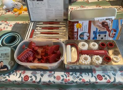 Cake Boss fondant tools and Jamie Oliver cookie cutters