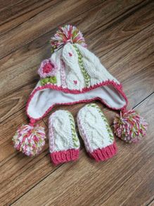 Girls hat & mittens set