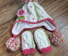 Girls hat & mittens set