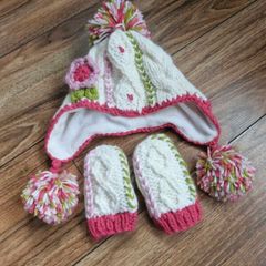 Girls hat & mittens set