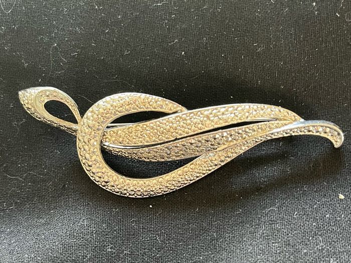 brooch