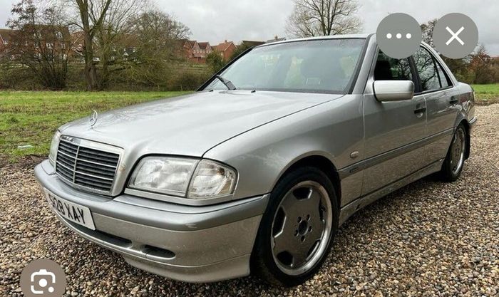 W124 Mercedes w202 breaking