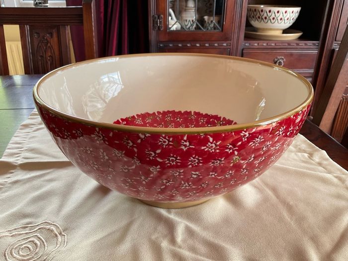 Nicholas Mosse  Red Lawn salad bowl first quality item in perfect condition