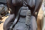 Maxi Cosi Axiss car seat