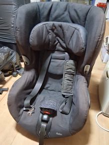 Maxi Cosi Axiss car seat
