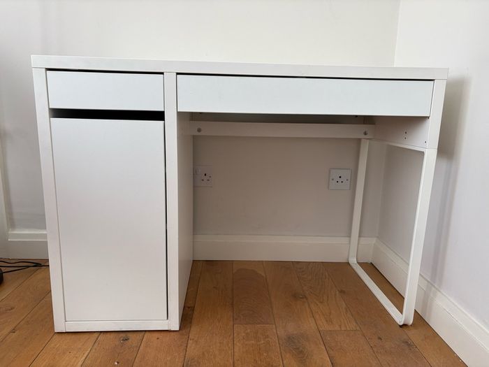 IKEA MICKE Office Desk, White 105 x 50 cm