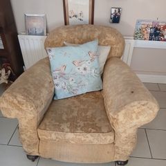 100 year old couch   recoverd free to take away