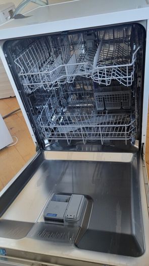 Beko Freestanding Full size Dishwasher - White