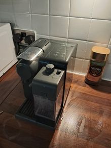 Nespresso Delonghi Coffee Machine