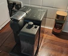 Nespresso Delonghi Coffee Machine