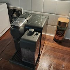 Nespresso Delonghi Coffee Machine