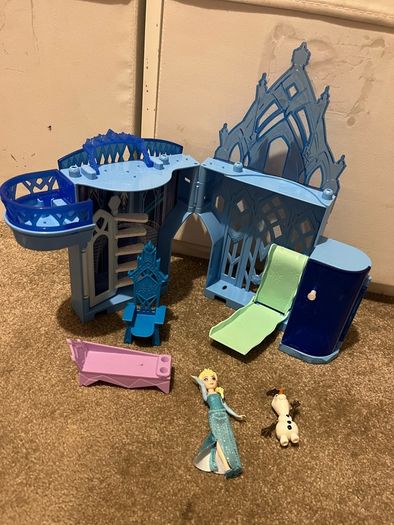 Elsa Castle and princesses