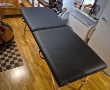 massage table