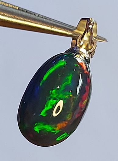 Ethiopian Fire Opal Pendant 2.7 ct on 925 Silver