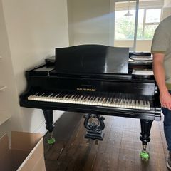 Grand Piano Paul Neumann