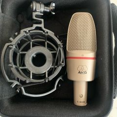 AKG C3000 Condenser Microphone and Shock Mount (Excellent Condition)