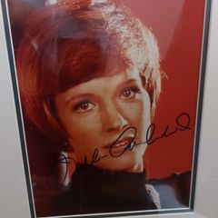 Autographed Julie Andrews 10x8 Photo  Nicely Framed (Real Glass) Vintage Collectible Memorabilia