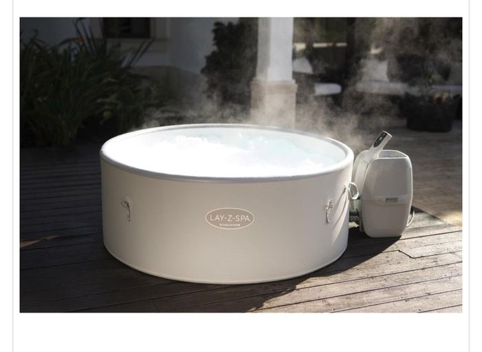 Lay-Z-Spa Singapore AirJet Plus 5 Person Hot Tub