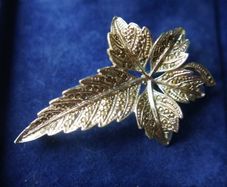 Vintage Silver Tone Marcasite Maple Leaf Brooch