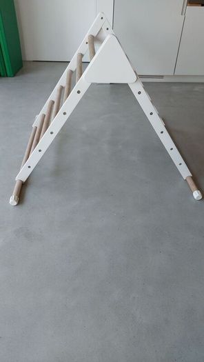 Pickler style climbing triangle