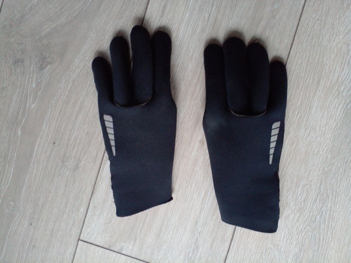 Cycling gloves