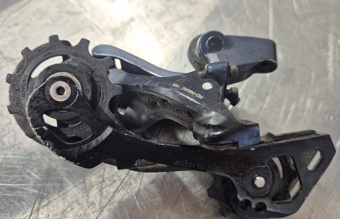 Shimano Ultegra RD-R8000 11- speed mechanical rear derailleur