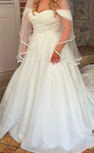 Wedding dress & veil