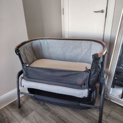 Maxi-Cosi Iora Bedside Bassinet Co-Sleeper Crib + Maxi-Cosi Minla 6 in 1 High chair SET