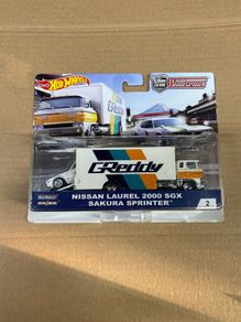 Nissan Laurel 2000 SGX & Sakura Sprinter Team Transporter Hot Wheels