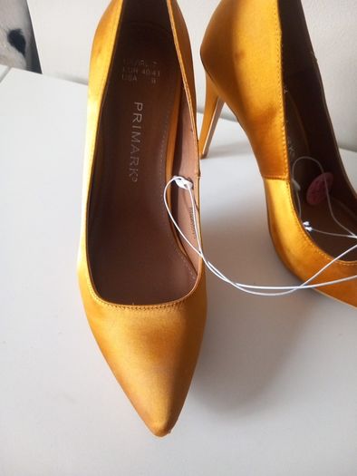 Ladies shoes