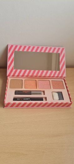 Benefit Make-up  Gift Sets