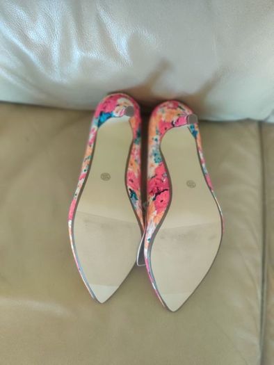 BNWT Floral Mystify high heels size UK8 EU42 Postage included
