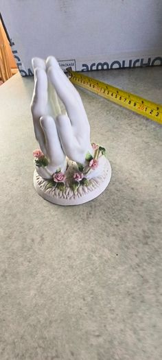 3 different itmes- 1- vintage small ceramic flared vase signed T. Casey 20 .00 euro. 2 - St. George Bone China Trinket small dish/ bowl England 12.00 euro. 3- Miniature Ceramic Praying Hands. 5 inches. White With Pink Flowers On The Base.12.00 euro.