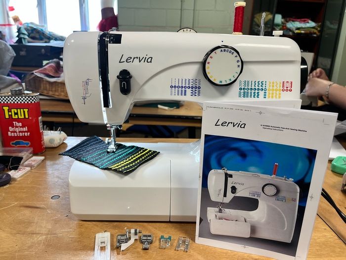 Lervia KH4000 sewing machine