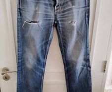 Vintage Dolce and Gabbana distressed denim cotton jeans 34 inch waist and 30 inch leg see last two photos for exact measurements also see photos for one metal fastener missing FREE STANDARD POSTAGE INCLUDED