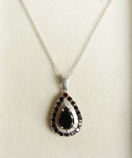 Vintage  Natural Garnet and Sterling Silver 925 Pendant , Necklace length 10" - 8,4g