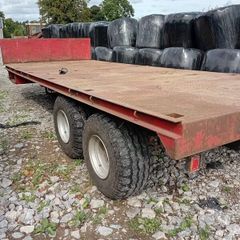 Bale trailer