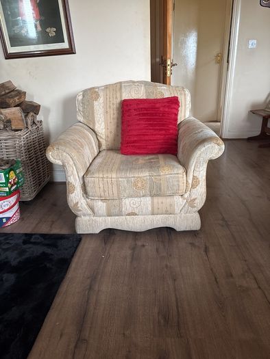 Sofa bed and 2 armchairs