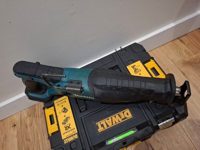 Makita reciprocating saw