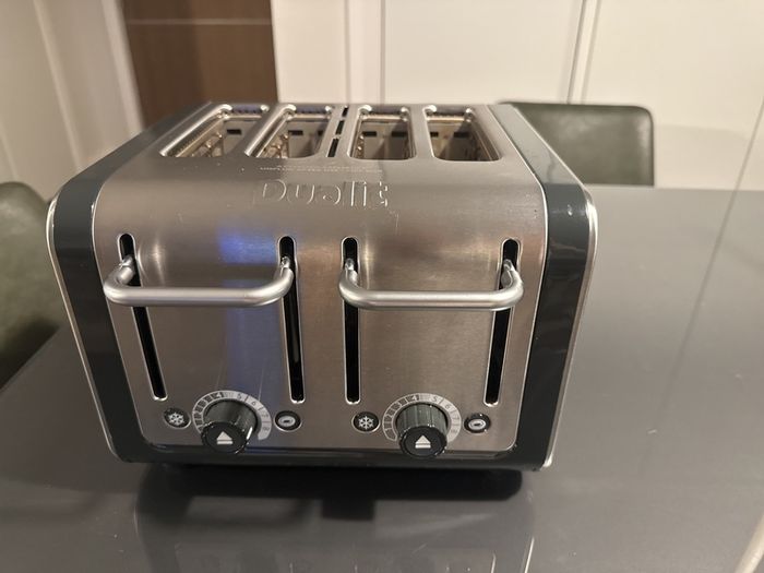 Dualit 4 Slice Toaster  Excellent Condition