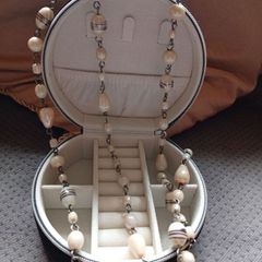 Costume beads necklace