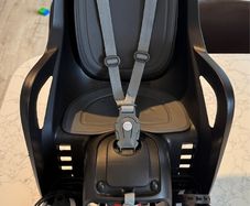 Polisport Groovy RS bike seat with second bike bracket and helmet