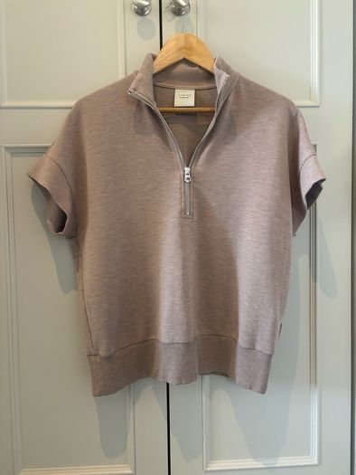Varley short sleeve quarter zip top size XS