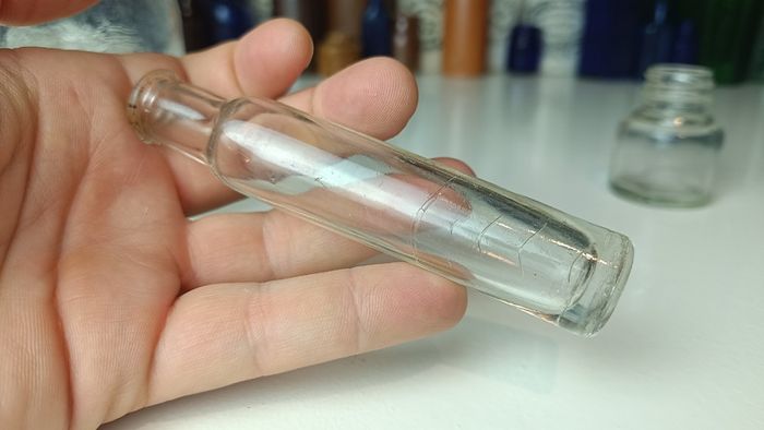 494 - Set of 6 Vintage Clear Glass Screw Cork Top Collectible Decorative Bottles and Jars