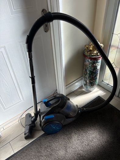 Morphy Richards Bagless Cylinder Vacuum Cleaner