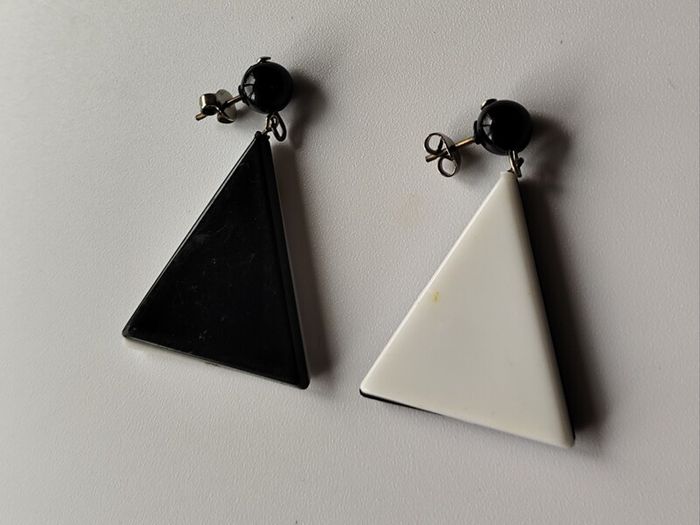 1980s Vintage Two Tone Triangle Geometric Earrings
