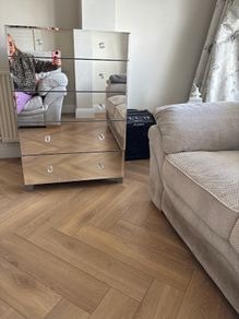 Mirrored chest of drawers