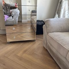 Mirrored chest of drawers